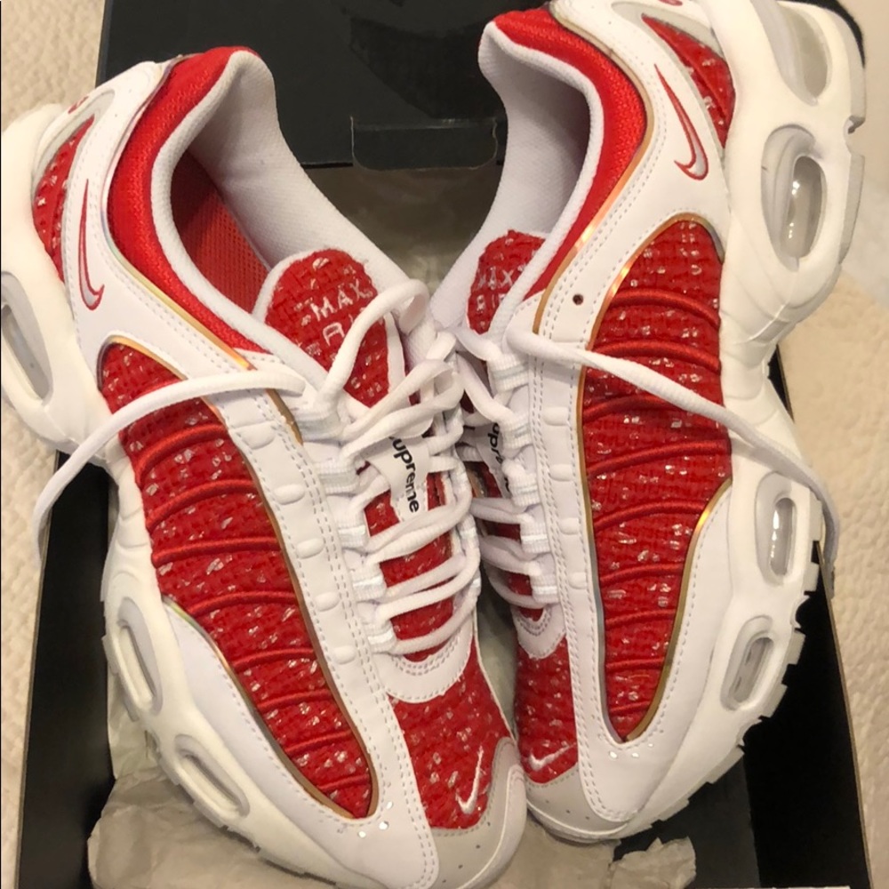 Never worn, Nike x Supreme Air Max Tailwind